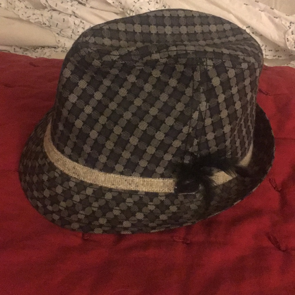 Fedora - perfect condition. Size M